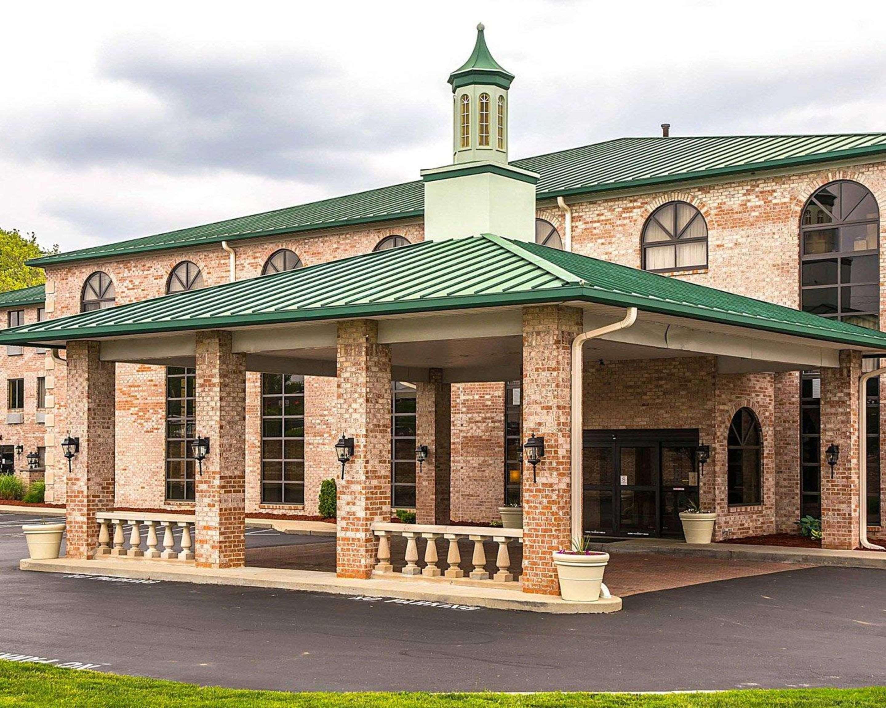 Quality Inn & Suites Cincinnati I-275 Springdale Exterior photo